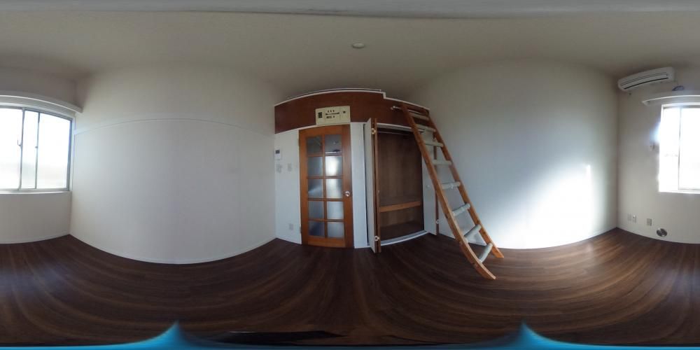 ���r���O