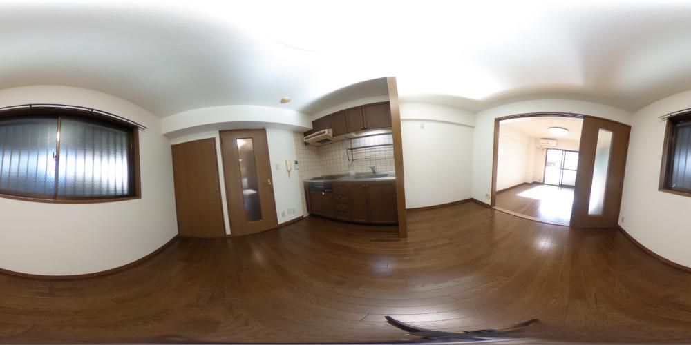 ���r���O